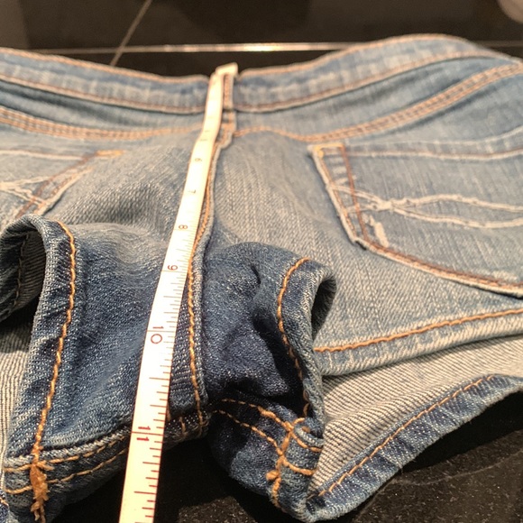 Low-cut shorts - Picture 9 of 10